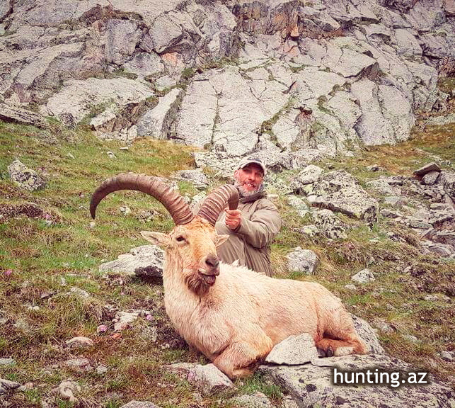 11 years old KUBAN TUR was hunted by Mike Monnin from USA.