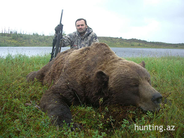 Valeriy Eliseev shot Bear in Kamchatka