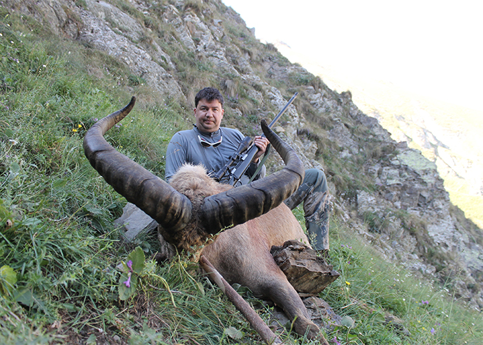 Andrey Belyakov hunted for his Dagestan Tur in Azerbaijan